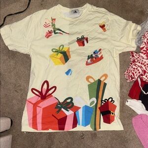Disney christmas T-shirt size Medium
